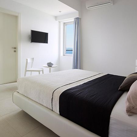 Beachfront Villa In Crete - Epavli Luxury Villa Agia Pelagia Kythira المظهر الخارجي الصورة