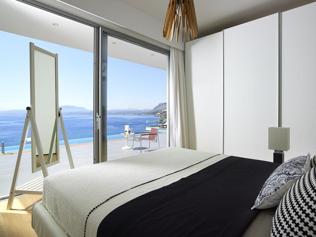 Beachfront Villa In Crete - Epavli Luxury Villa Agia Pelagia Kythira المظهر الخارجي الصورة