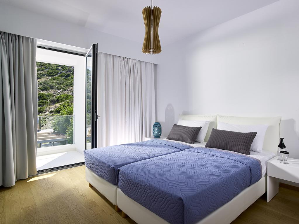 Beachfront Villa In Crete - Epavli Luxury Villa Agia Pelagia Kythira المظهر الخارجي الصورة